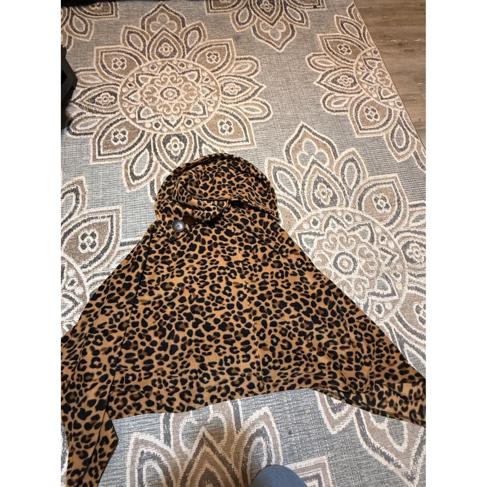 Le Moda Animal Print Button Hooded Poncho Leopard One Size NWT